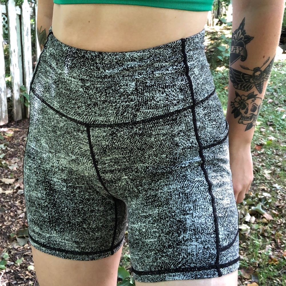 Grey Workout Yoga Shorts with pockets